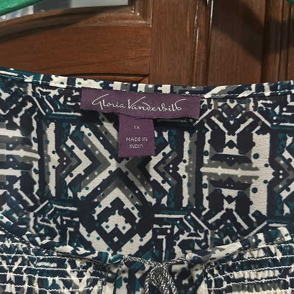 Geometric Black and White Women's Top - Picture 5 of 5